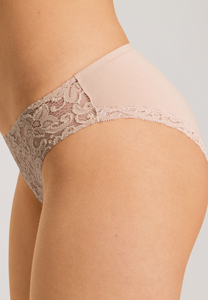 Moments-Mini Briefs