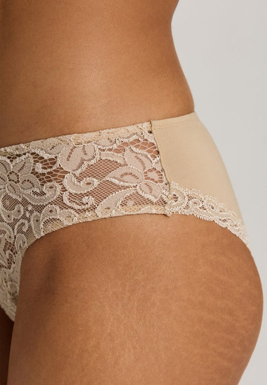 The Moments-Mini Briefs By Hanro In Iced Cappuccino