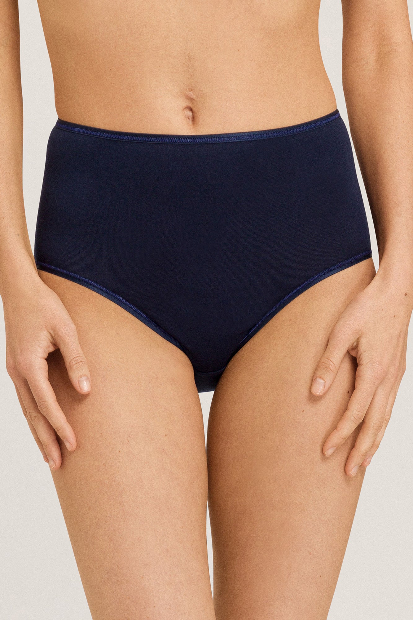 THE Cotton Seamless Maxi Briefs By HANRO In Deep Navy