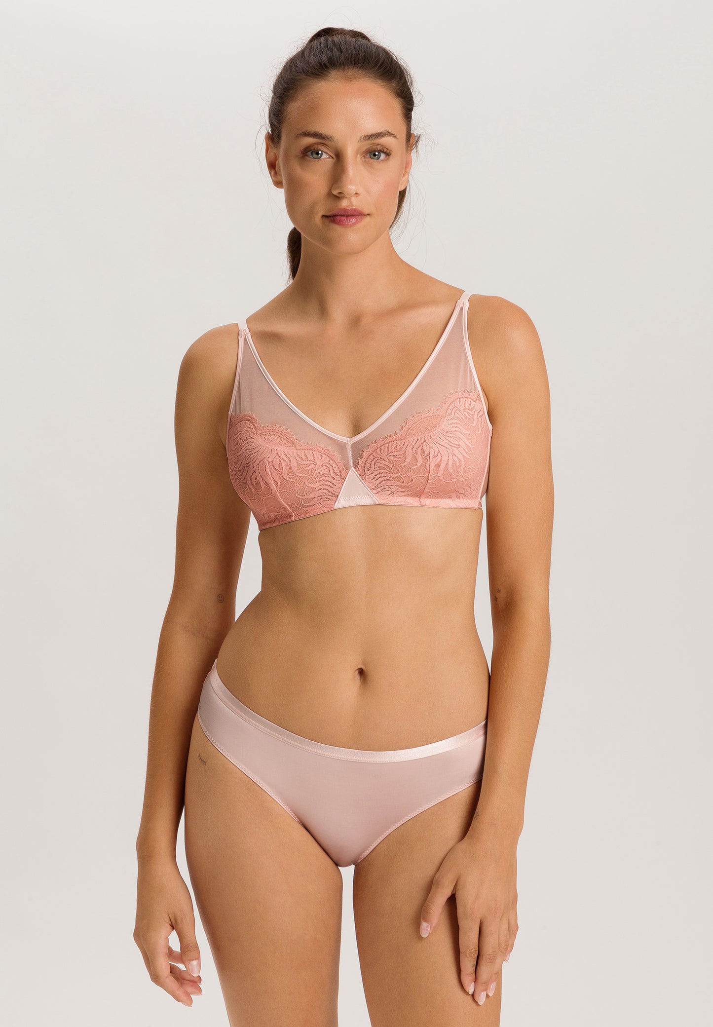 The Gale-Soft Cup Bra By Hanro in Rosewater
