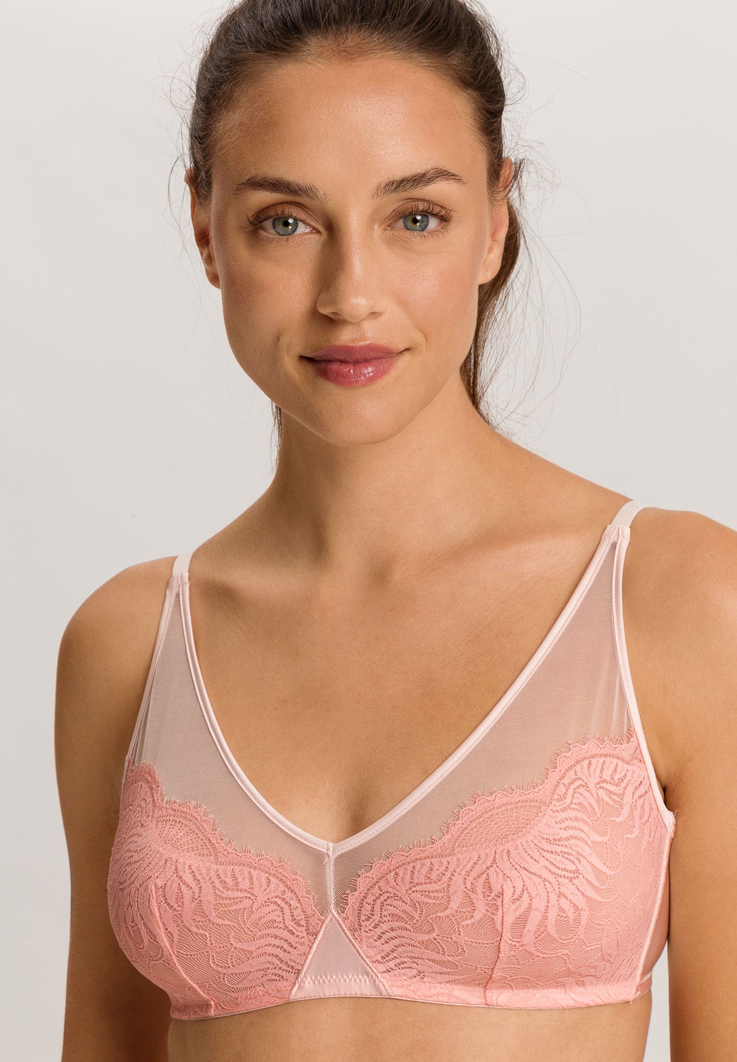 The Gale-Soft Cup Bra By Hanro in Rosewater