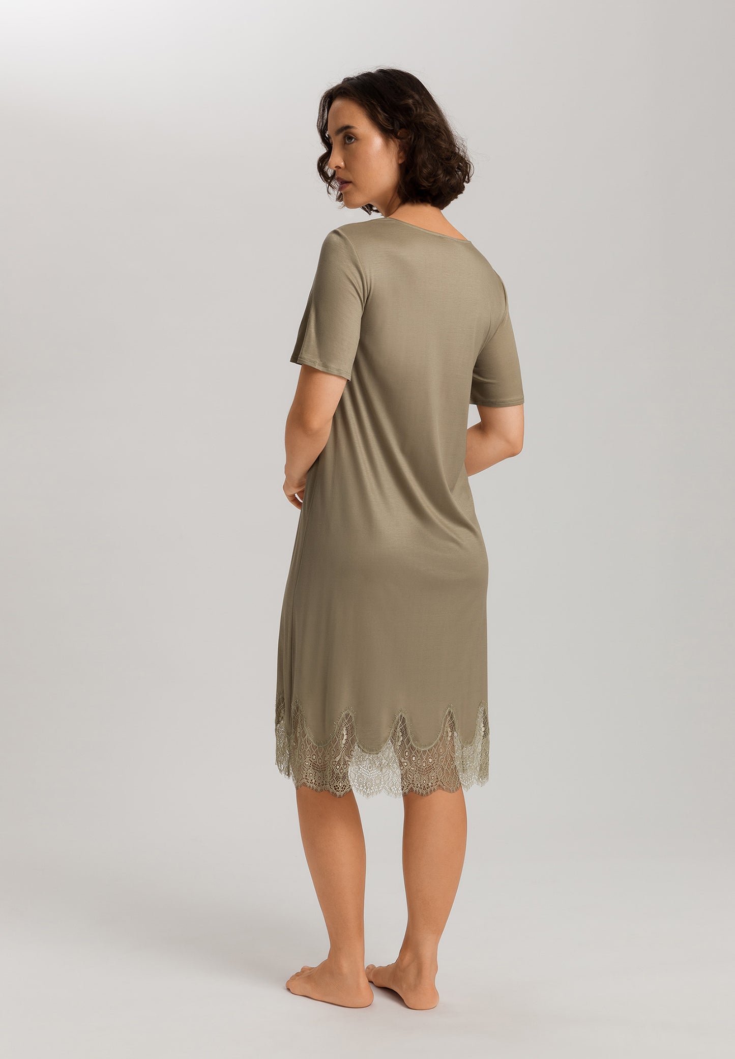 The Melia-S/Slv Nightdress 100 cm By Hanro In Silver Sage