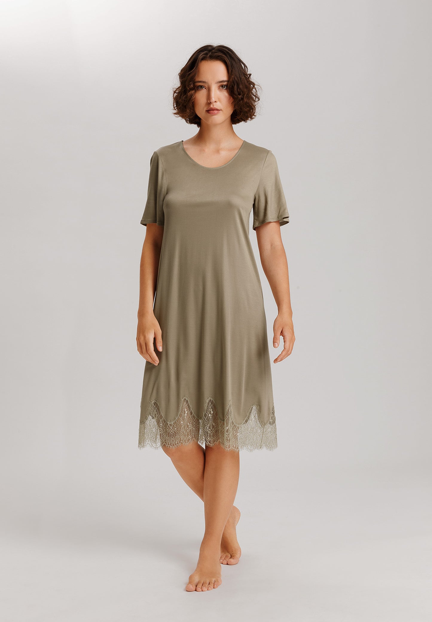 The Melia-S/Slv Nightdress 100 cm By Hanro In Silver Sage