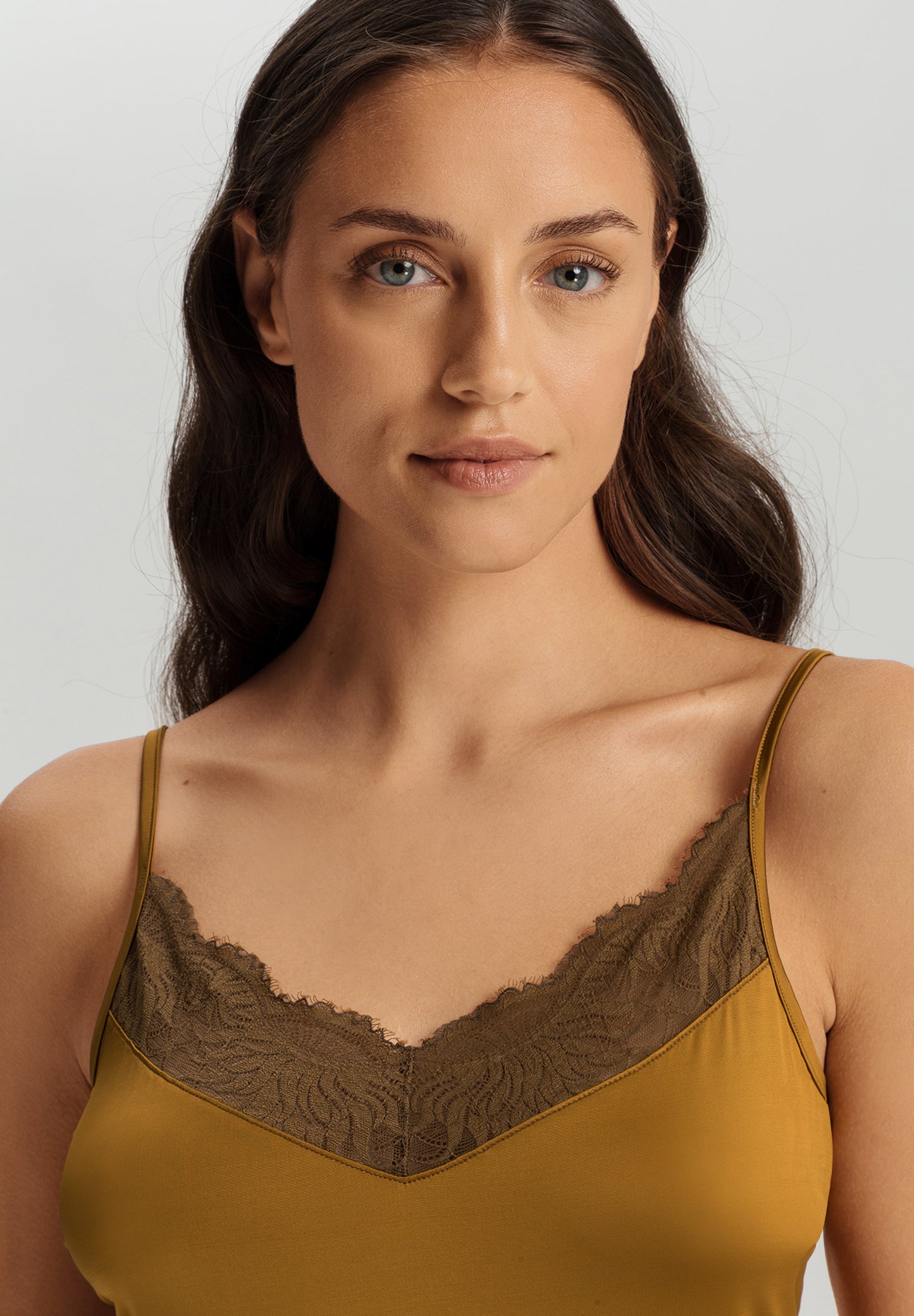 The Gale-Negligee 95 Cm By Hanro in Golden Cumin
