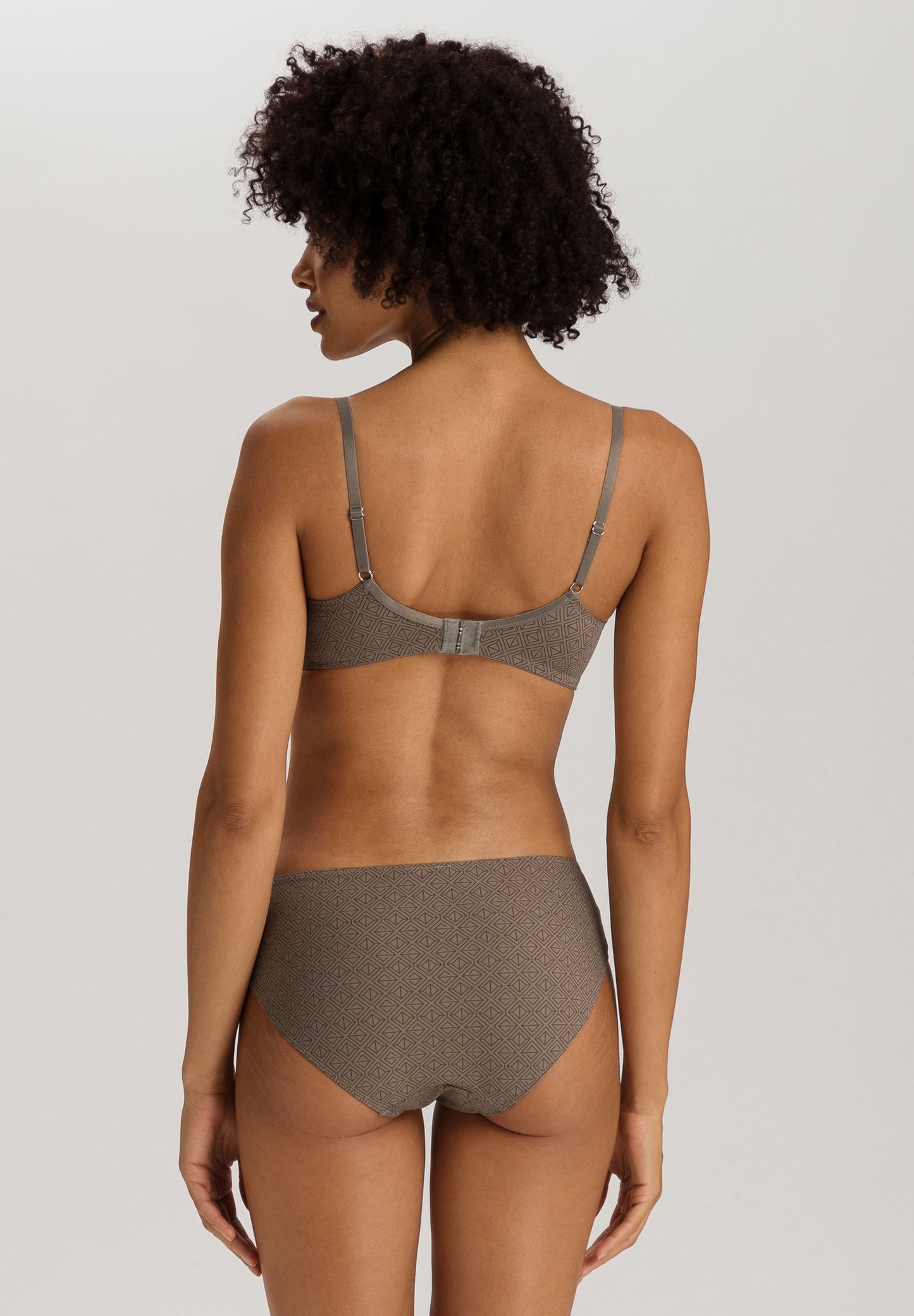 The Alicia-Soft Cup Bra By Hanro In Kalamata Pattern