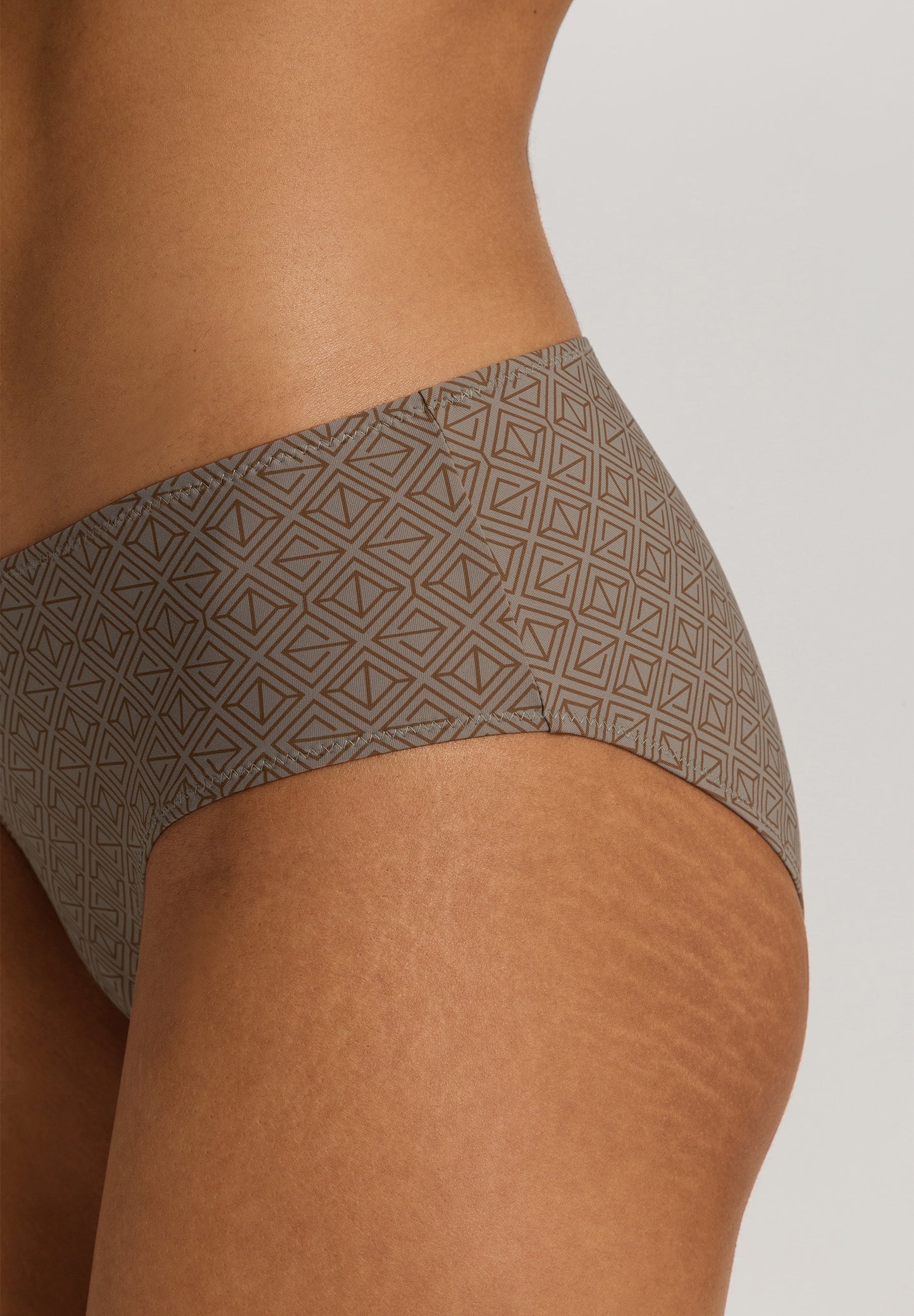 The Alicia-Midi Briefs By Hanro In Kalamata Pattern