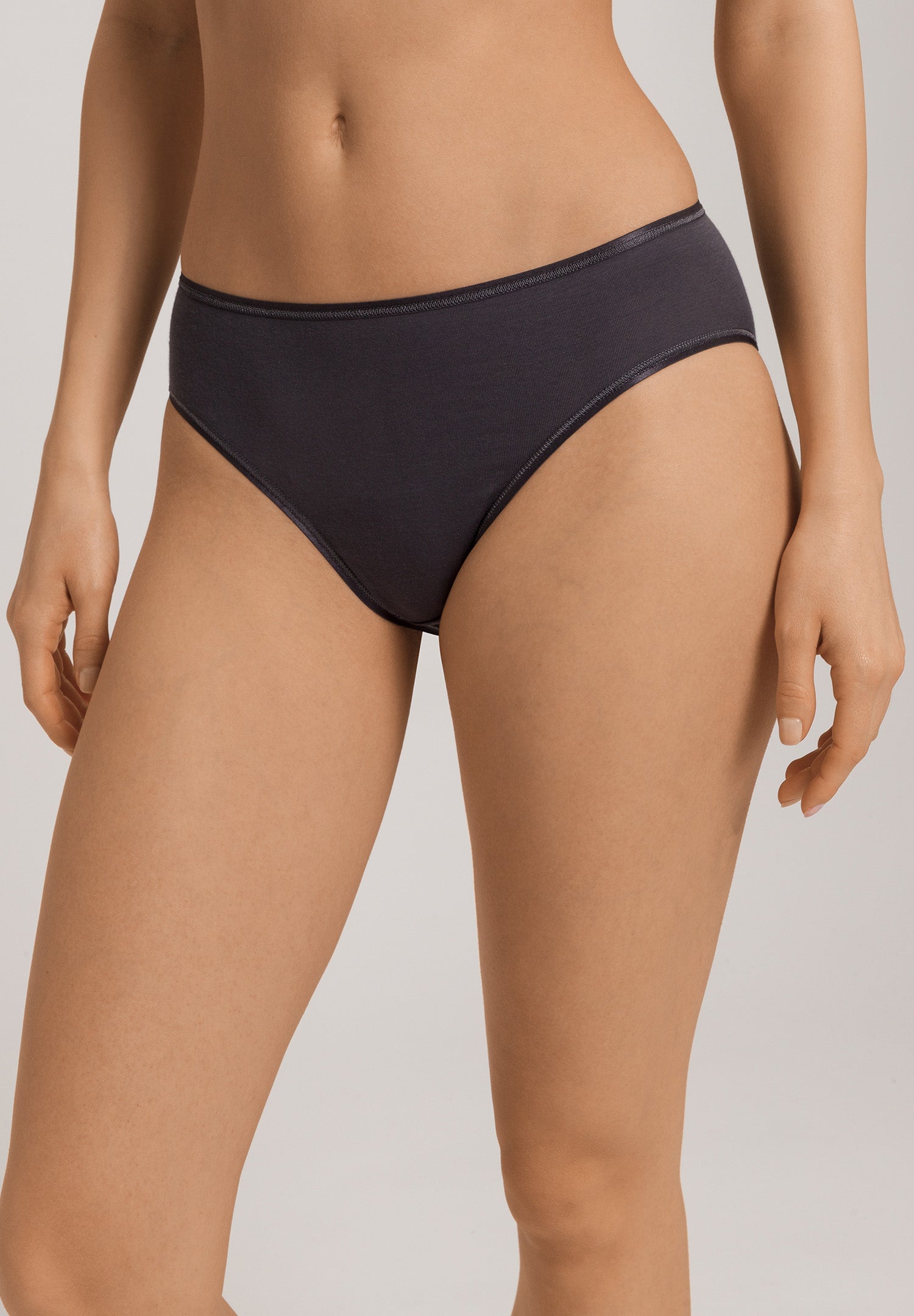 The Cotton Seamless-Midi Briefs By Hanro in Black Pearl