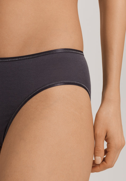 The Cotton Seamless-Midi Briefs By Hanro in Black Pearl