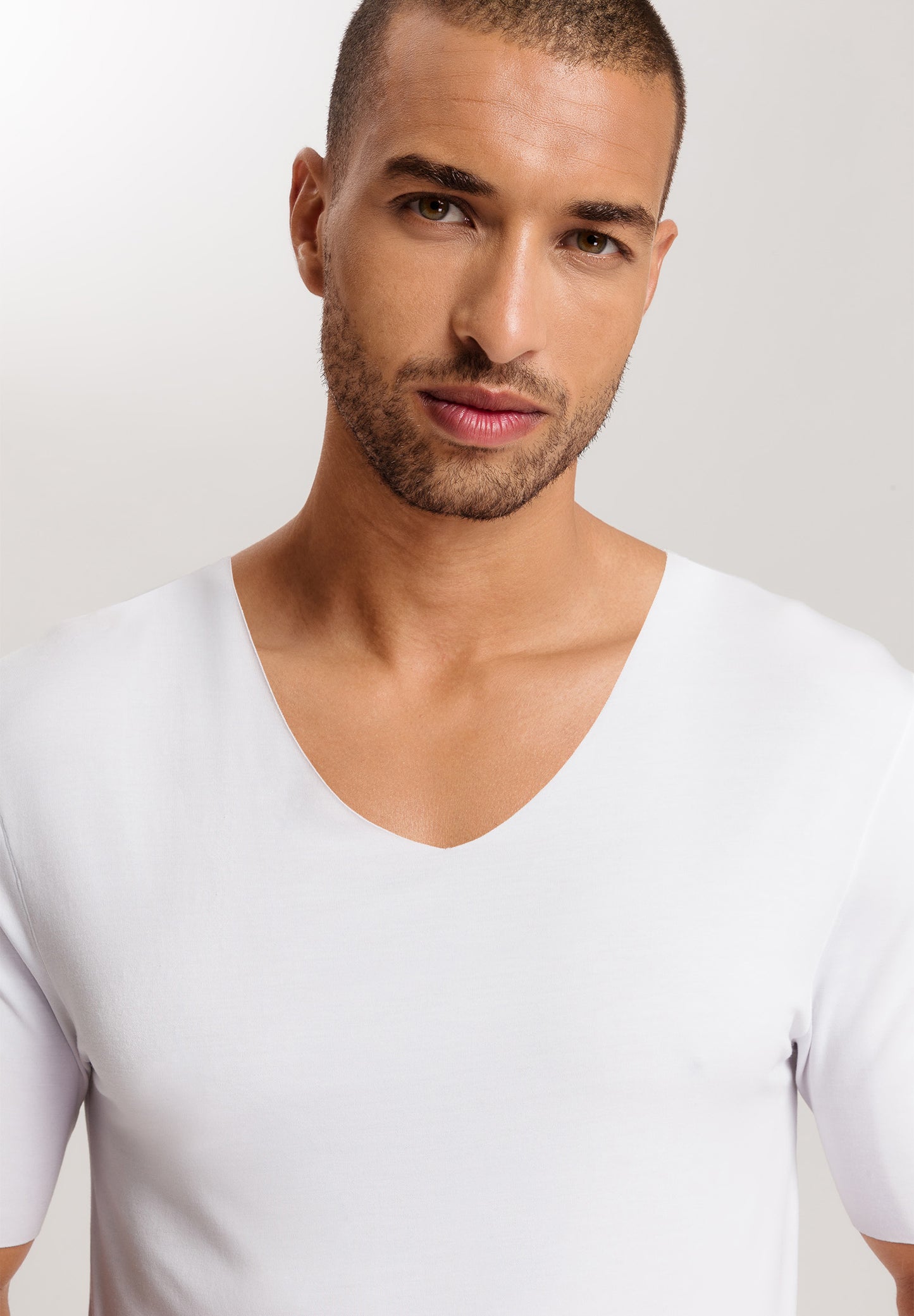 Clean Cut-S/Slv Shirt V-Neck