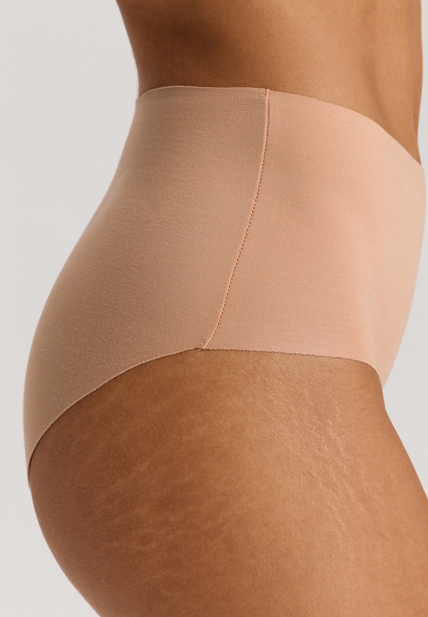 Invisible Cotton-Maxi Briefs