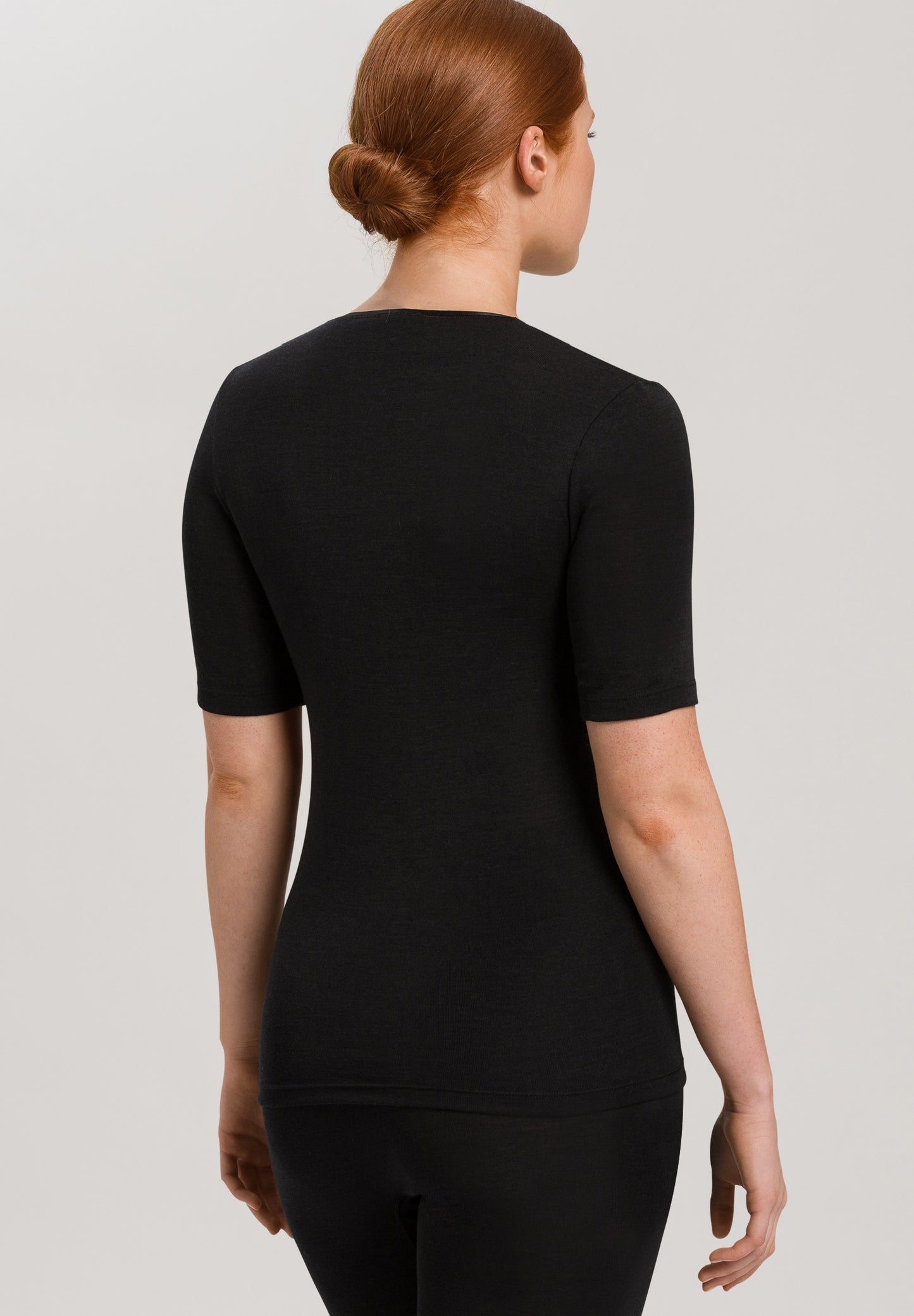 HANRO Black Woolen Silk Short Sleeve Shirt