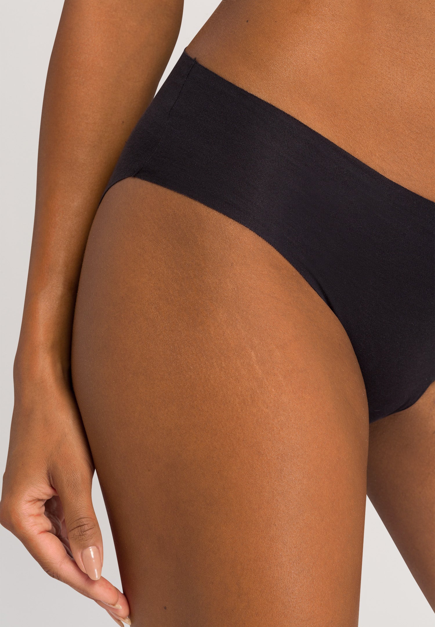 HANRO Black Invisible cotton midi briefs