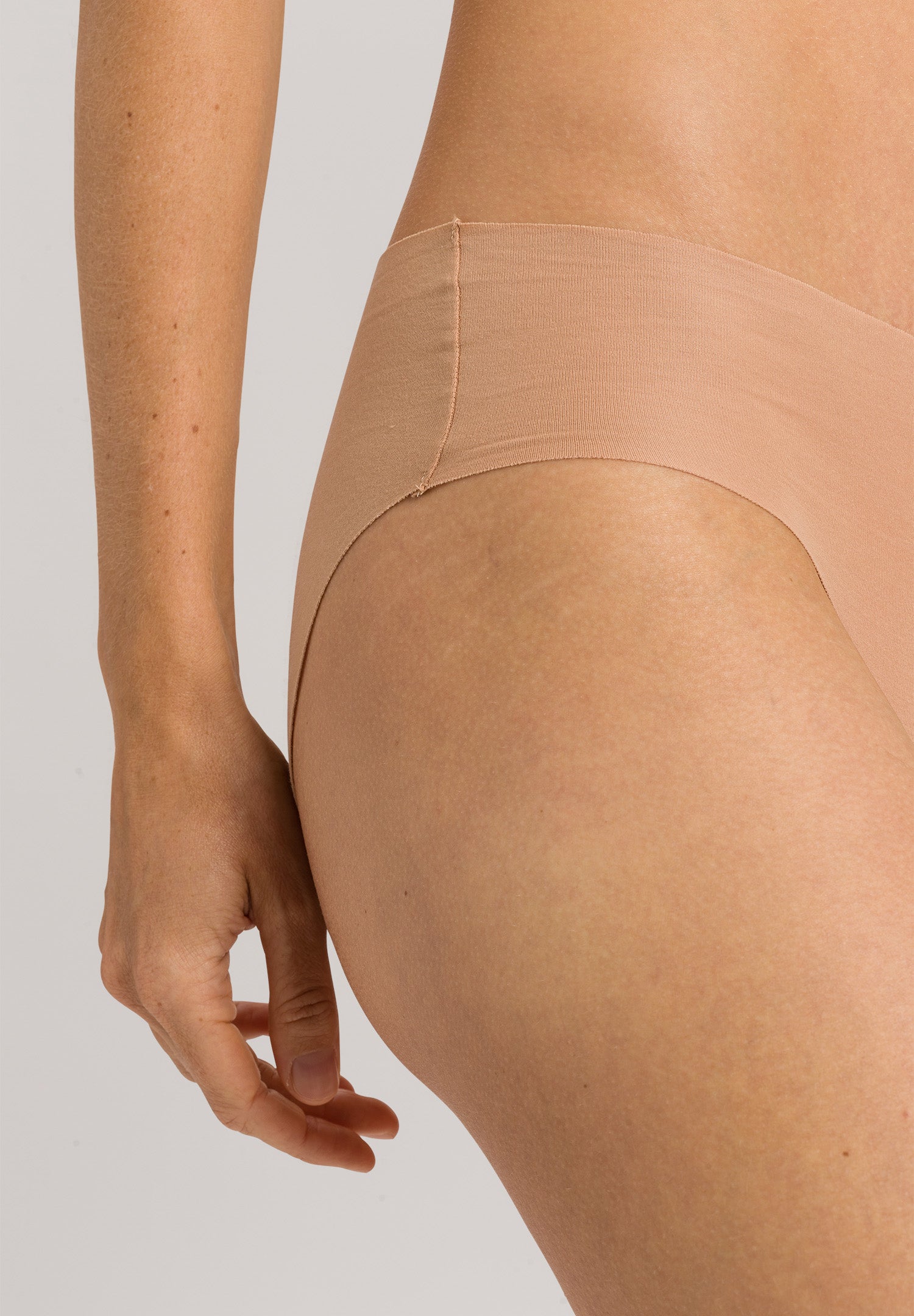 HANRO Beige Invisible cotton midi briefs