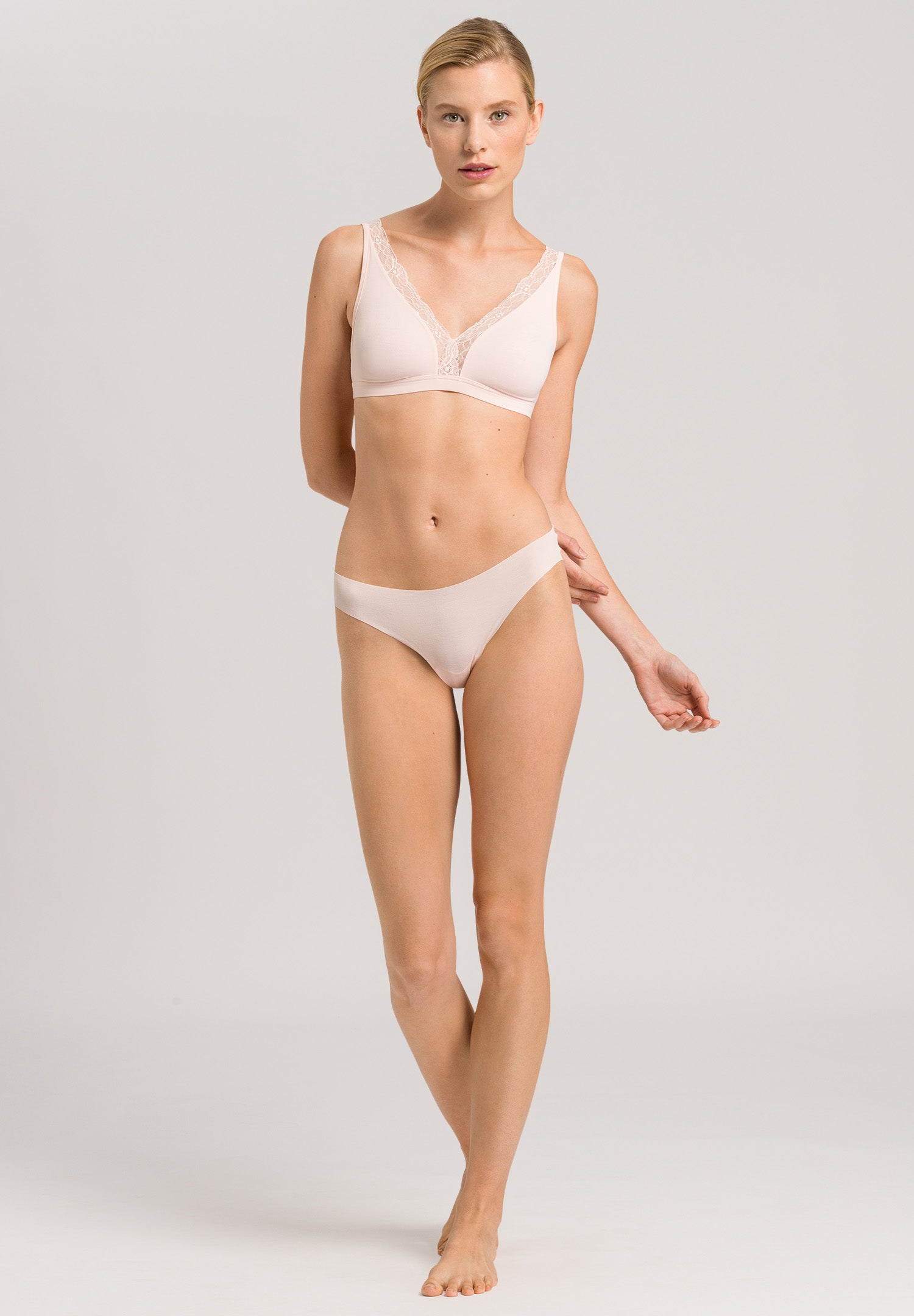 HANRO Powder Invisible Cotton Thong