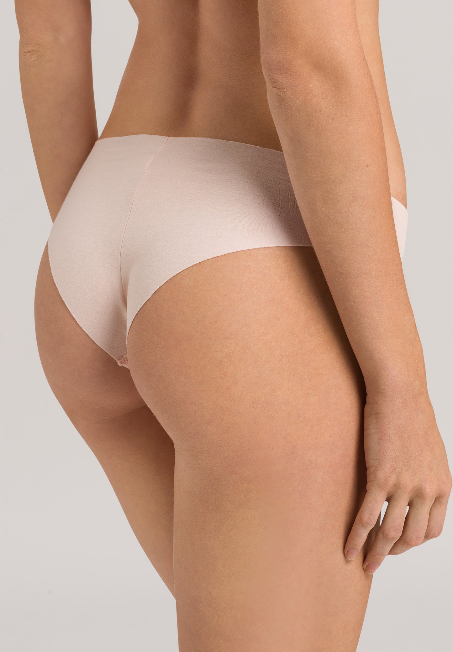 HANRO Powder Invisible Cotton Brazilian Cut Pant