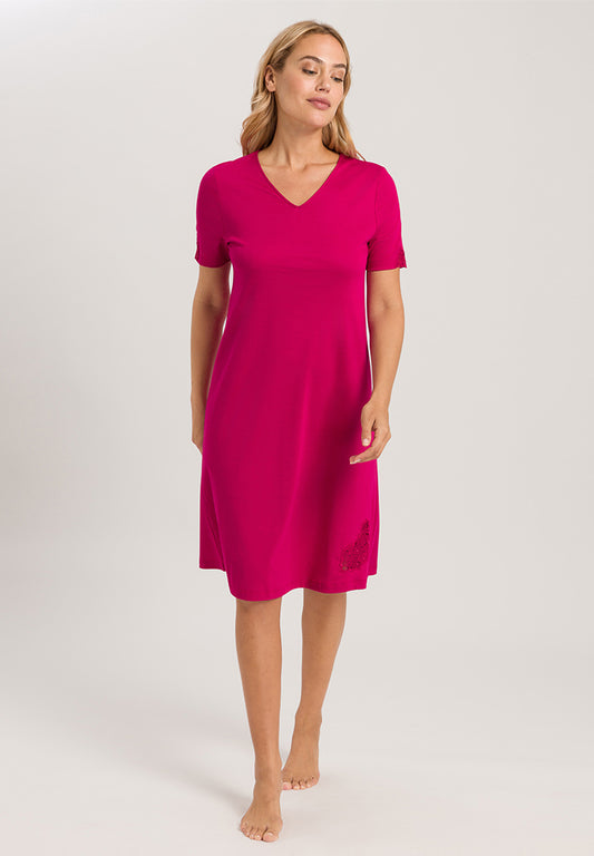 The Michelle Short Sleeve Nightdress In Fuchsia