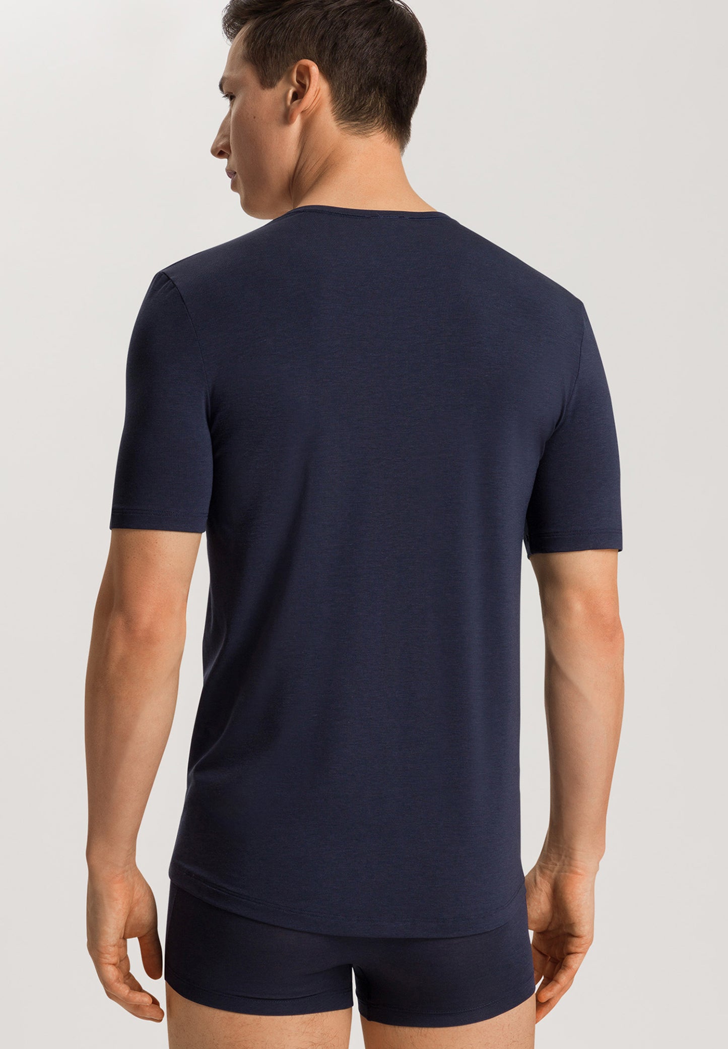 The Natural Function-S/Slv Shirt V-Neck By HANRO In Deep Navy