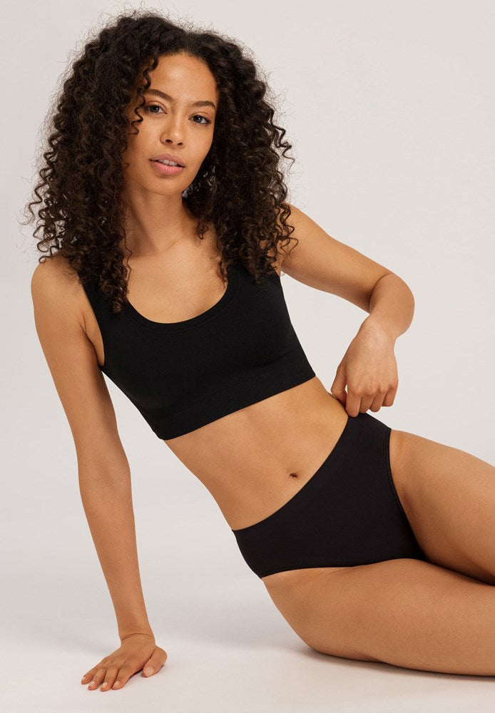 The Touch Feeling-Croptop Padded By Hanro in Black