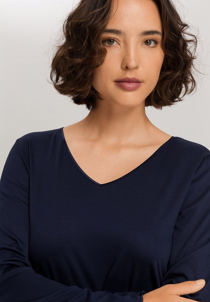 The Cotton Silk-L/Slv Nightdress 100Cm By Hanro in Deep Navy