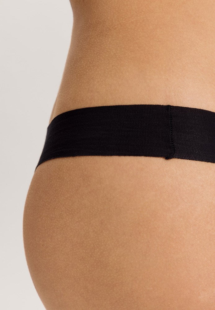 The Invisible Cotton-Thong By Hanro in Black