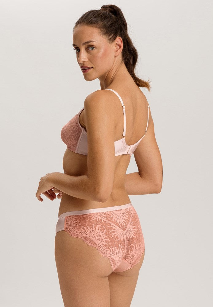 The Gale-Soft Cup Bra By Hanro In Rosewater