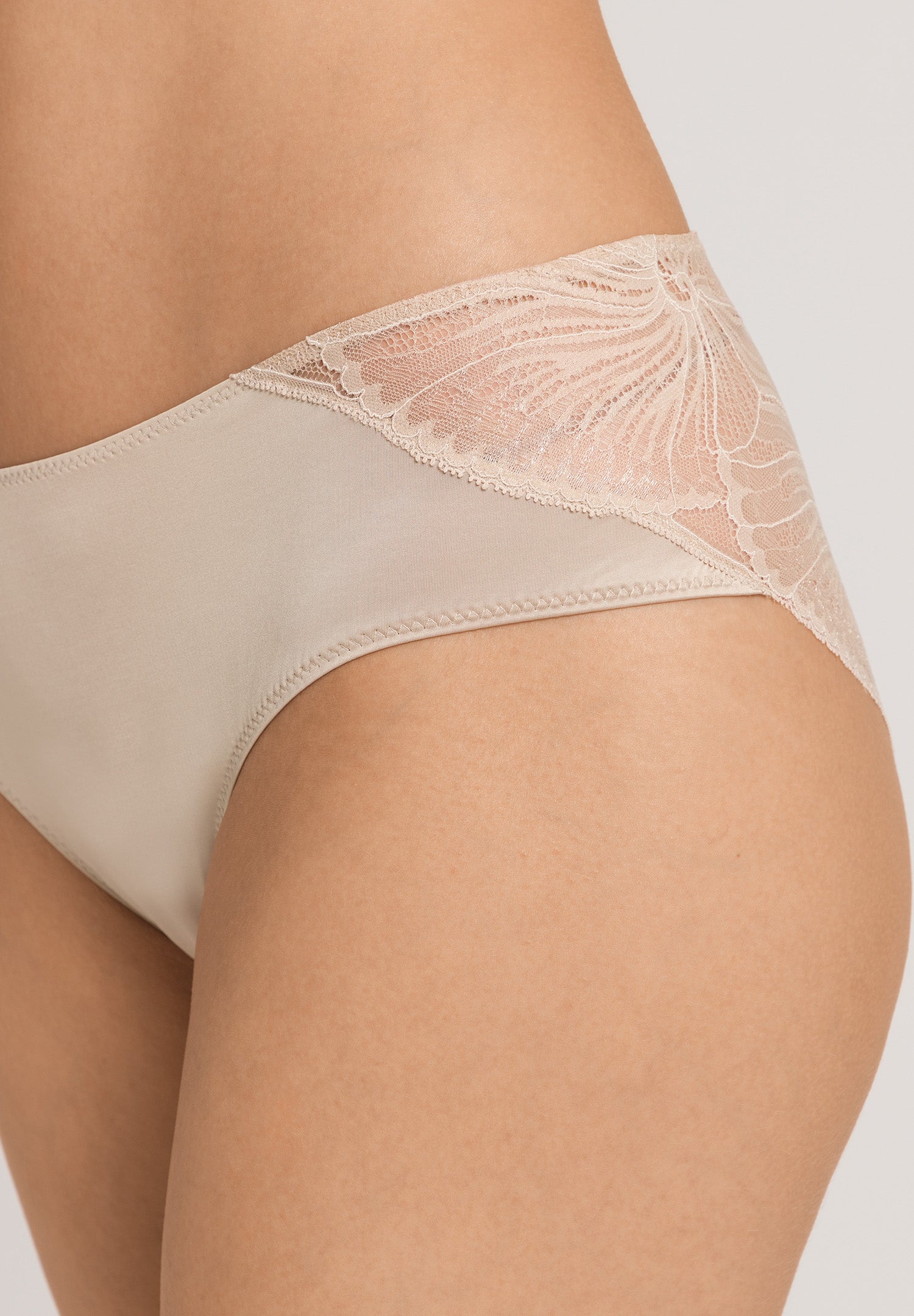 The Lilith-Midi Briefs By Hanro in Coffee Quartz