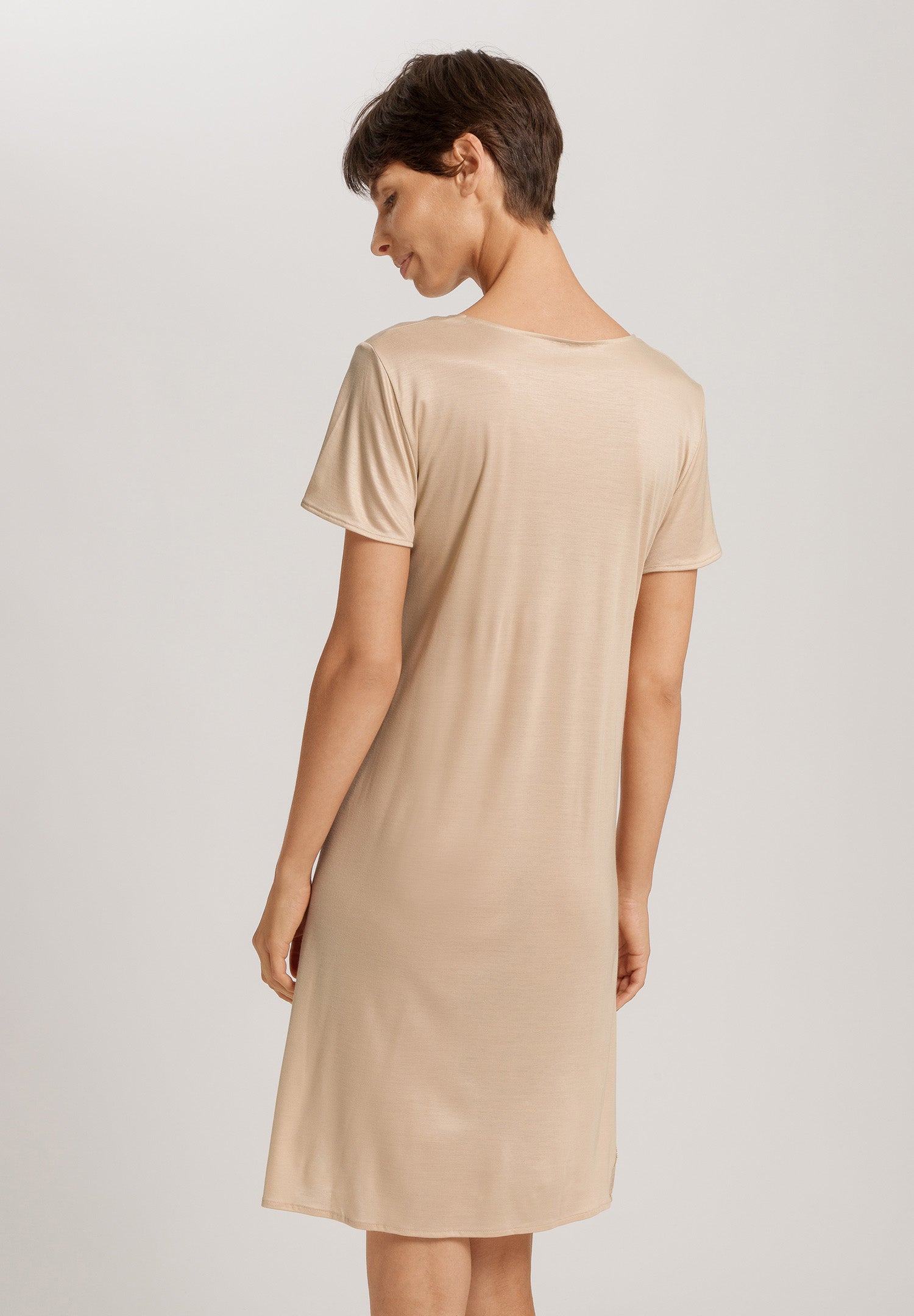 The Lilith Nw-Short Sleeve Nightdress 95Cm By Hanro in Coffee Quartz