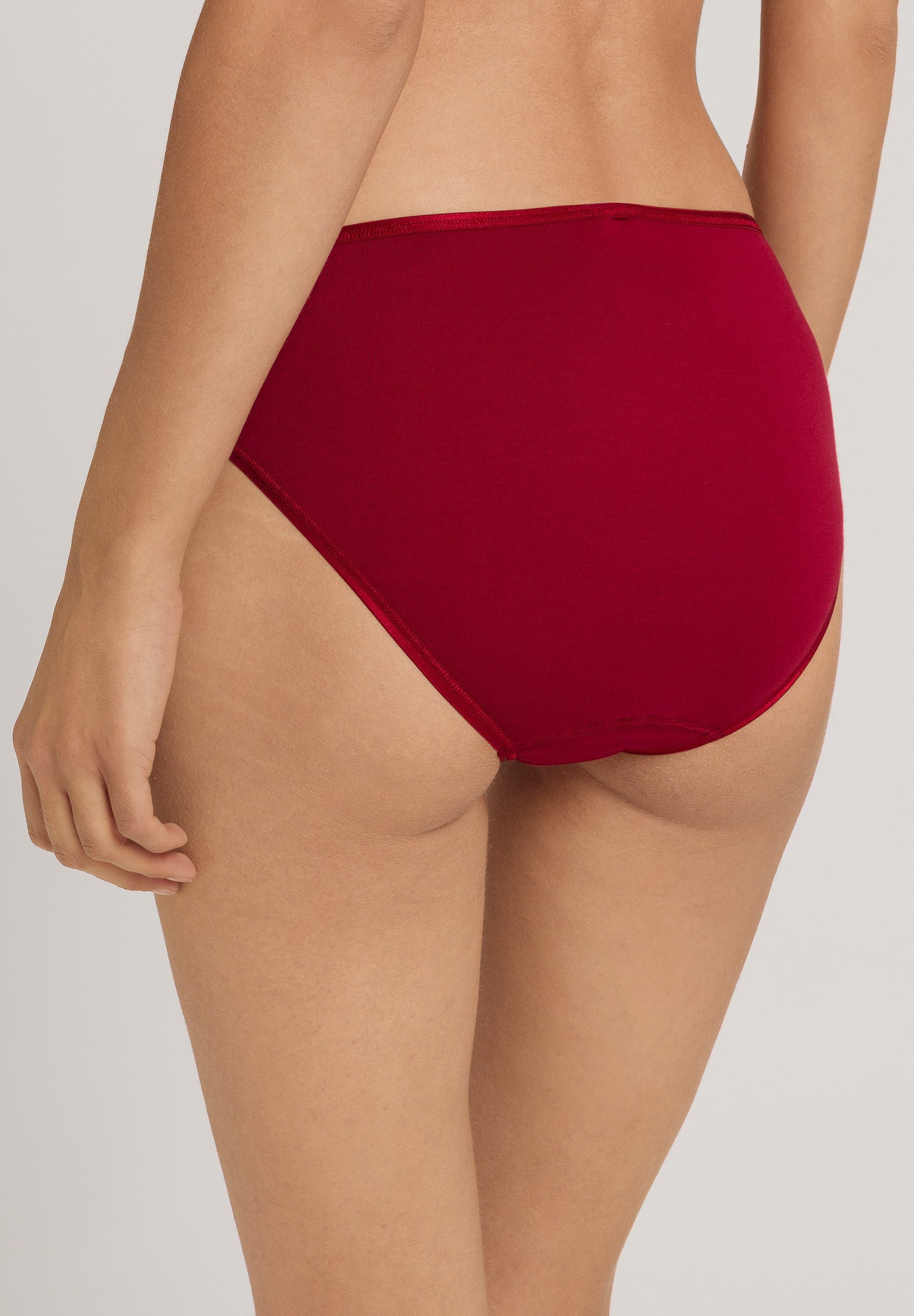 The Cotton Seamless-Midi Briefs By HANRO in Red Dahlia
