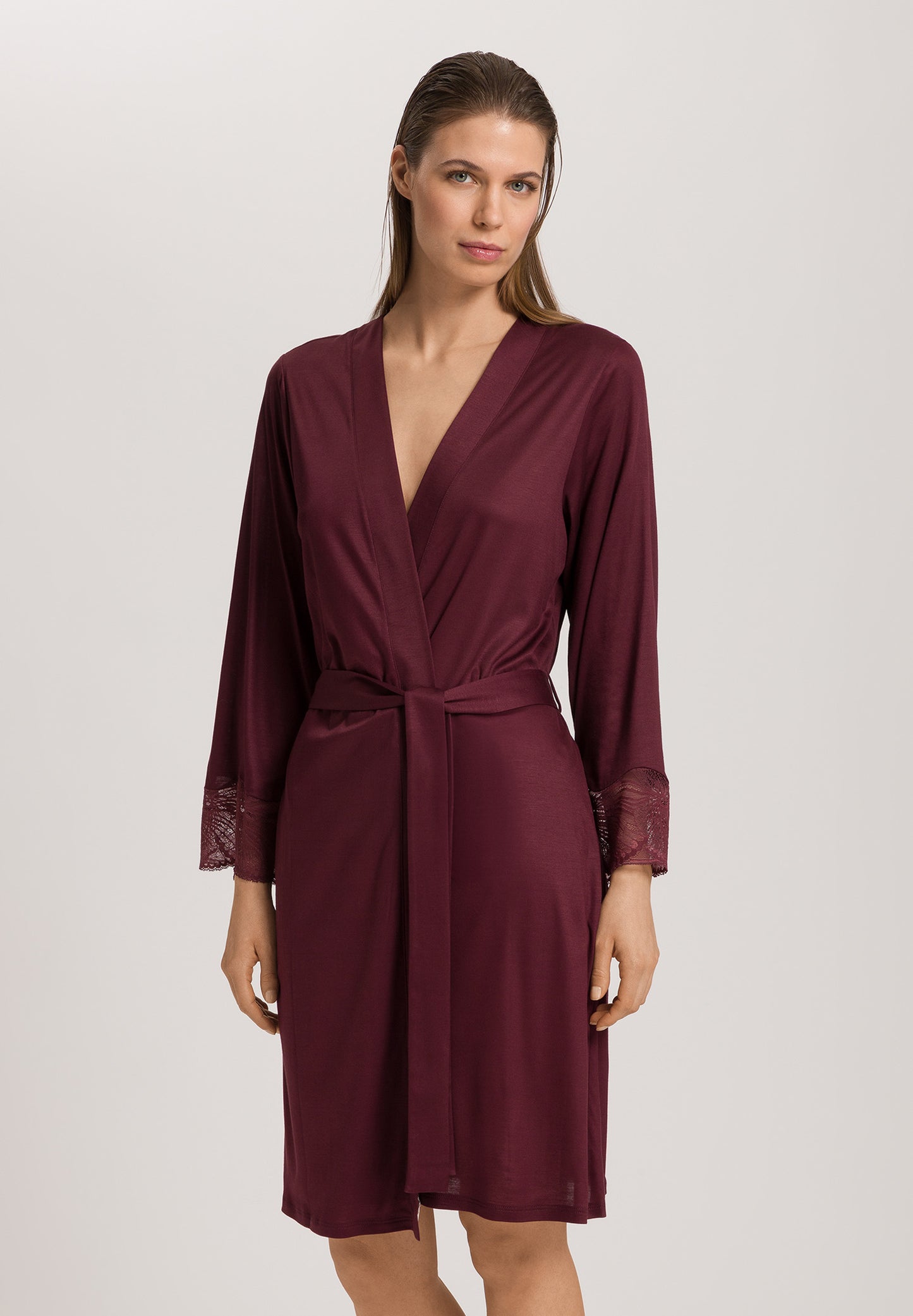The Lilith Nw-Robe 100Cm By Hanro in Vivid Brown