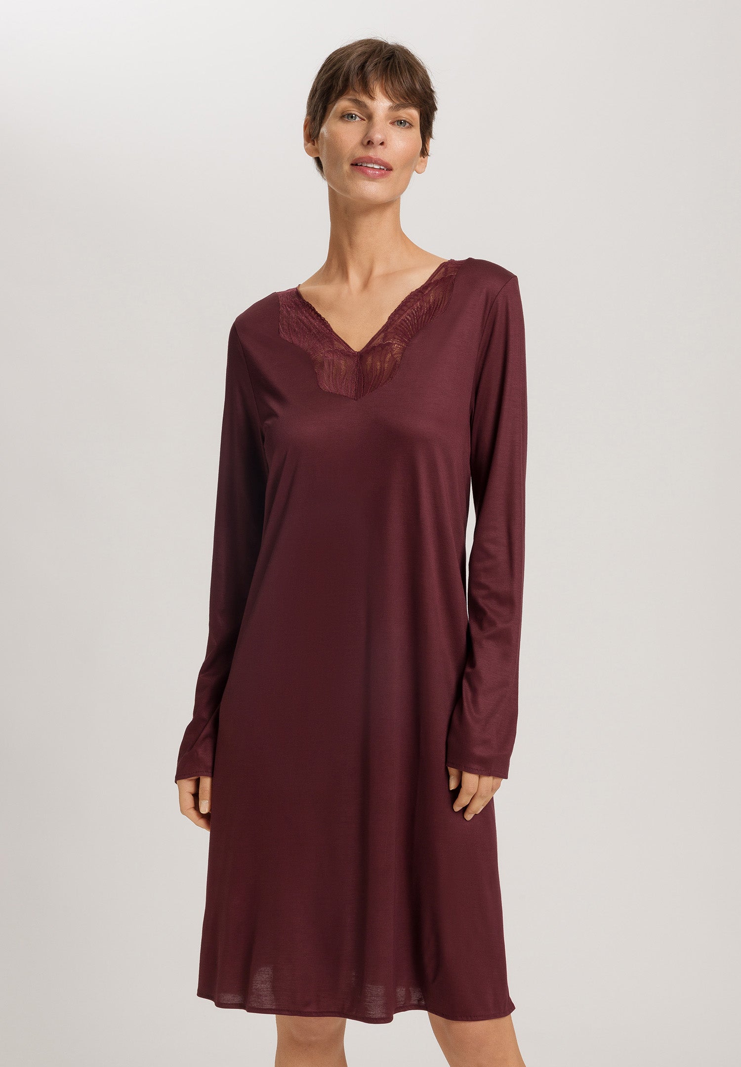 The Lilith Nw-L/Slv Nightdress 100Cm By Hanro in Vivid Brown