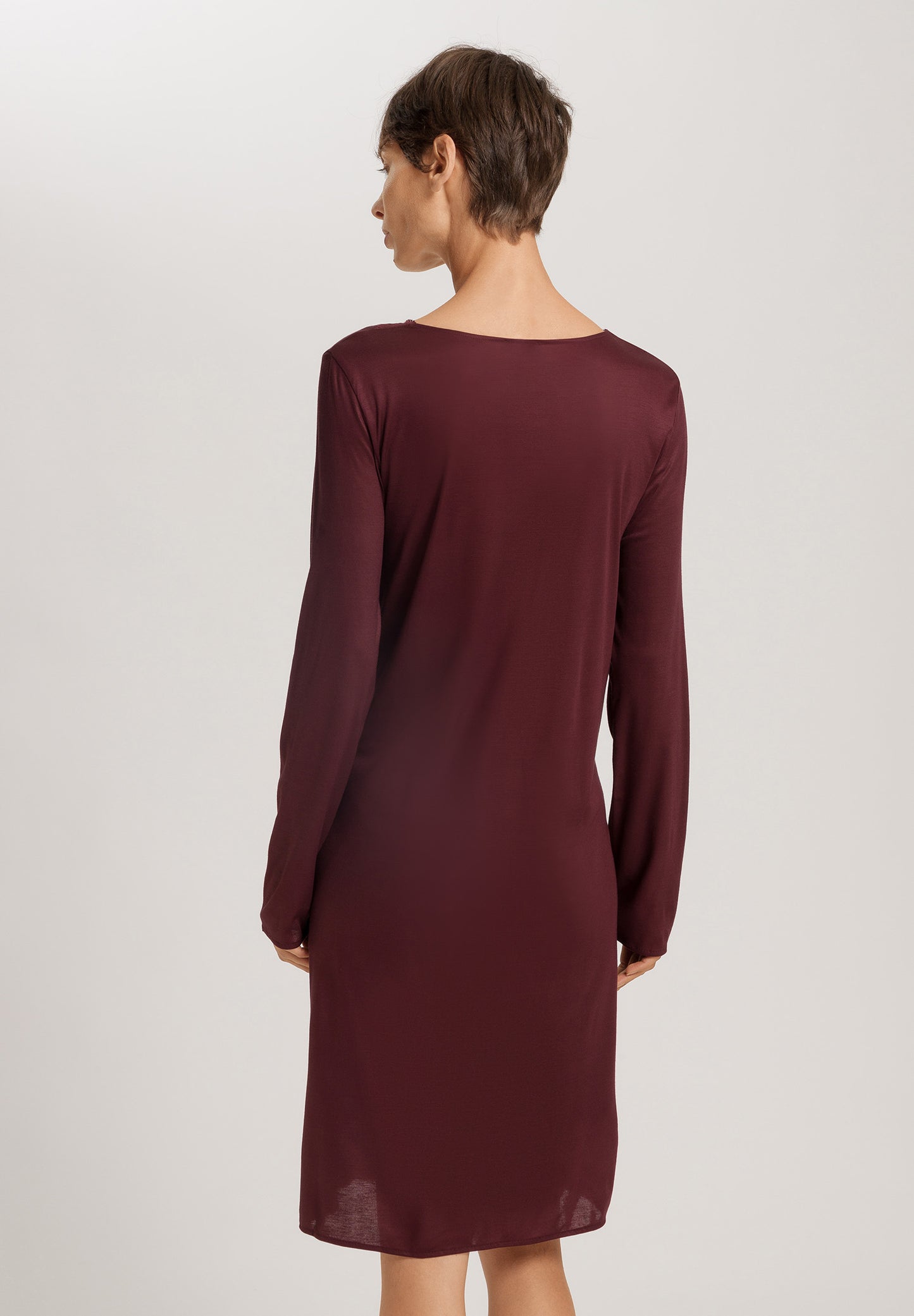 The Lilith Nw-L/Slv Nightdress 100Cm By Hanro in Vivid Brown