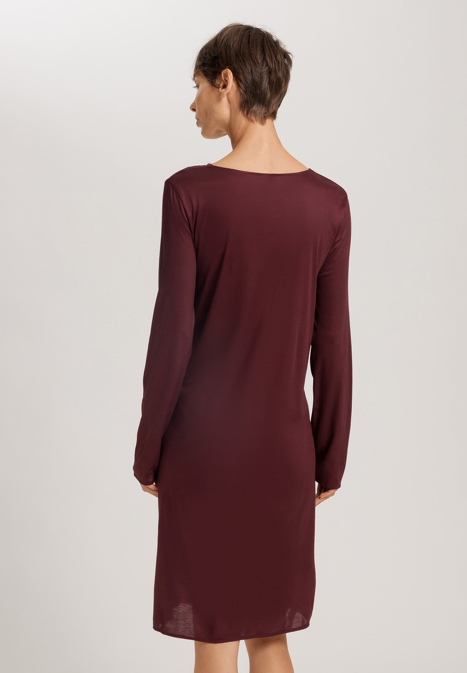 The Lilith Nw-L/Slv Nightdress 100Cm By Hanro in Vivid Brown