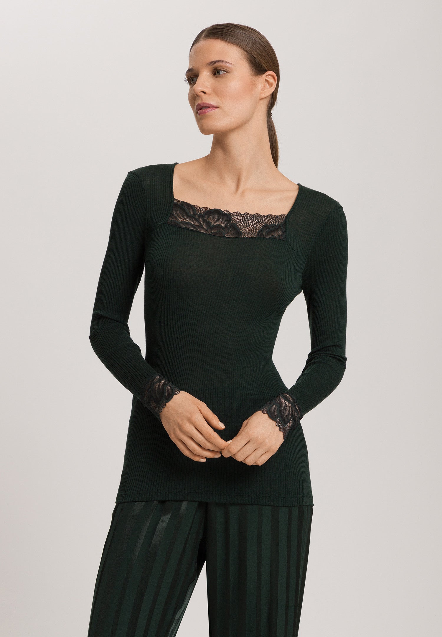 The Celeste-L/Slv Shirt By Hanro in Dark Malachite