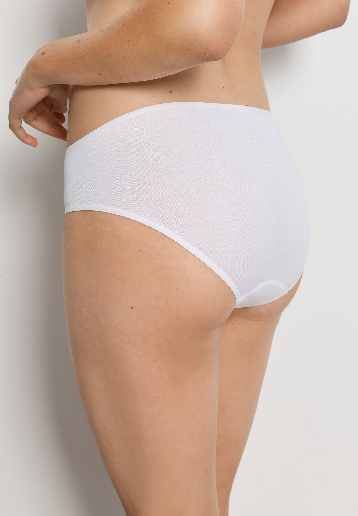 The Belen-Midi Briefs by HANRO in White