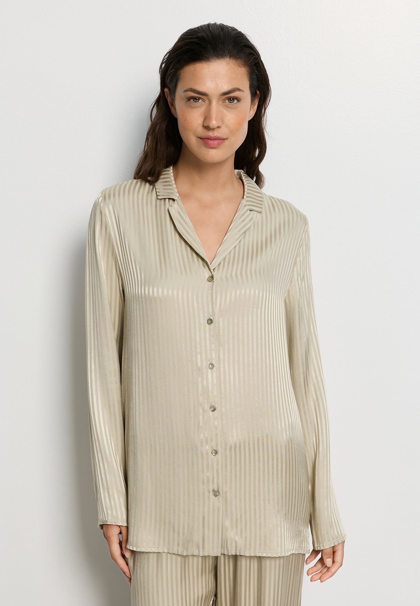 The Sleep & Lounge-L/Slv Bigshirt by HANRO in Olive Stem