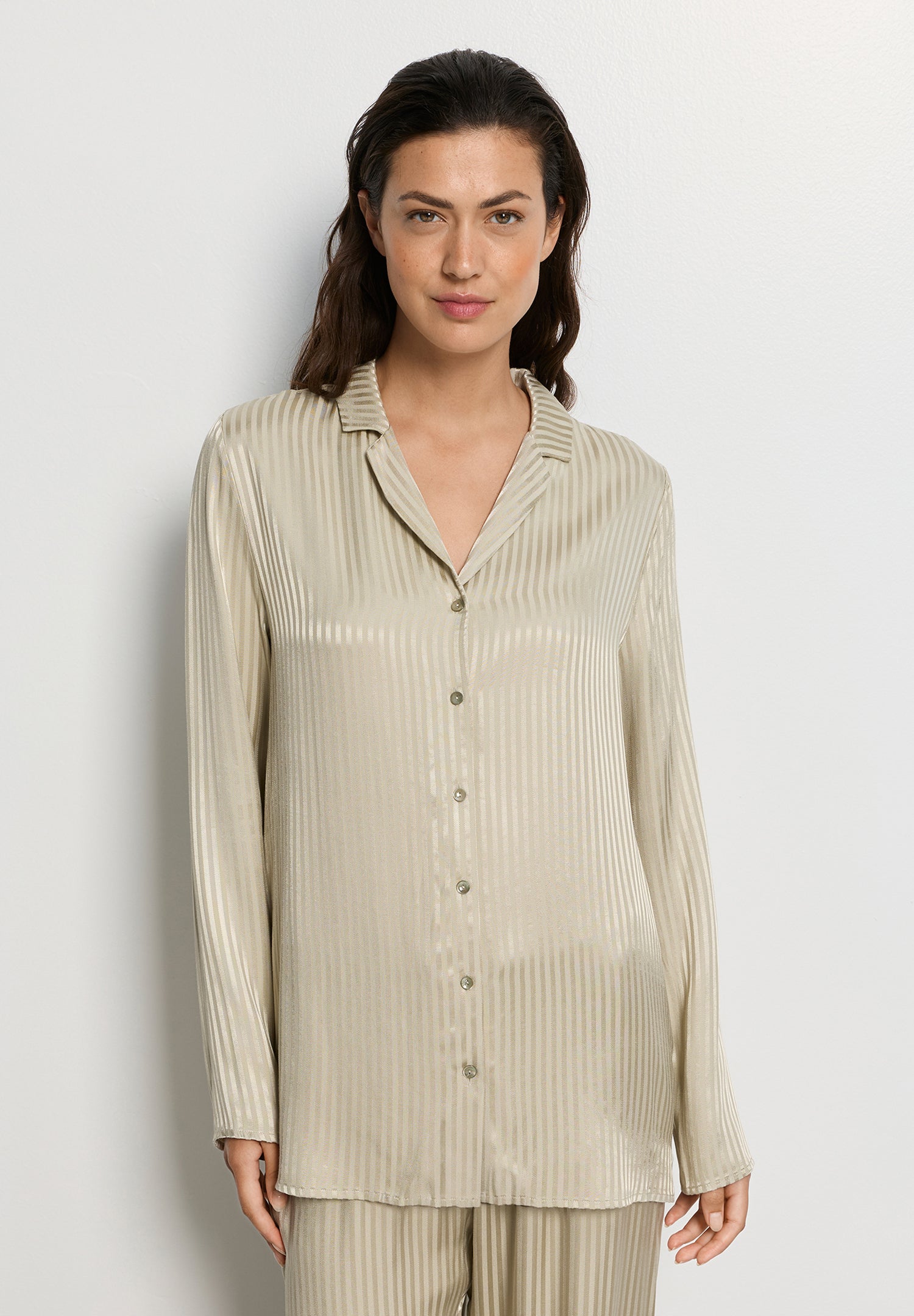 The Sleep & Lounge-L/Slv Bigshirt by HANRO in Olive Stem