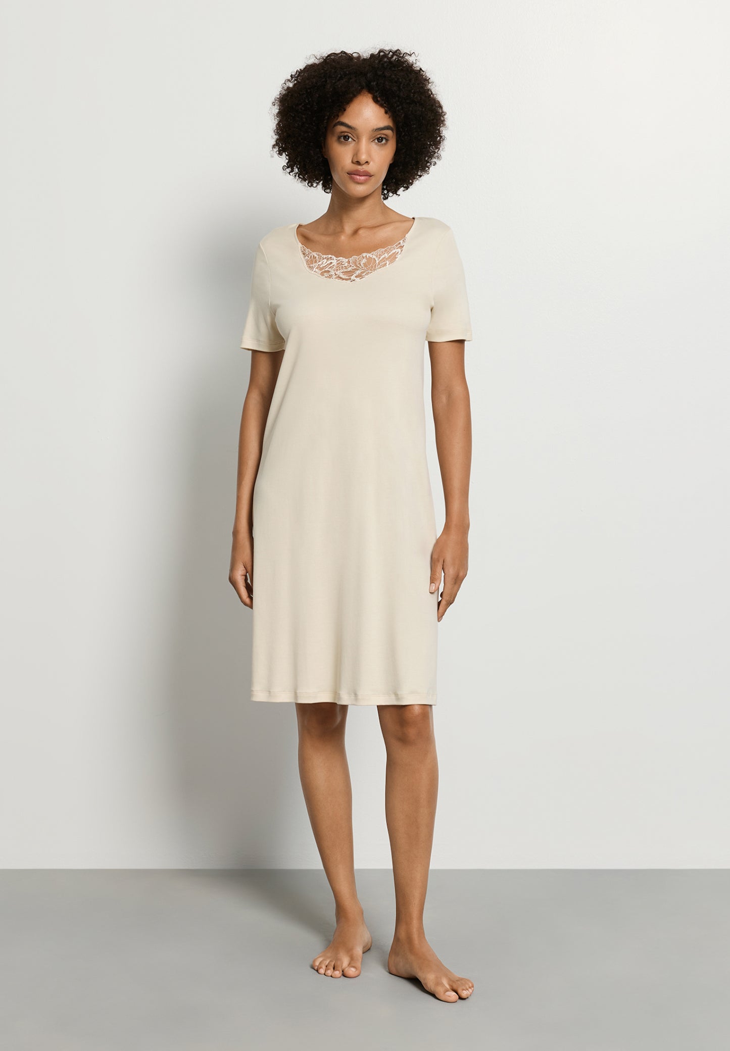 The Belen Nw-S/Slv Nightdress 100Cm by HANRO in Summer Sand