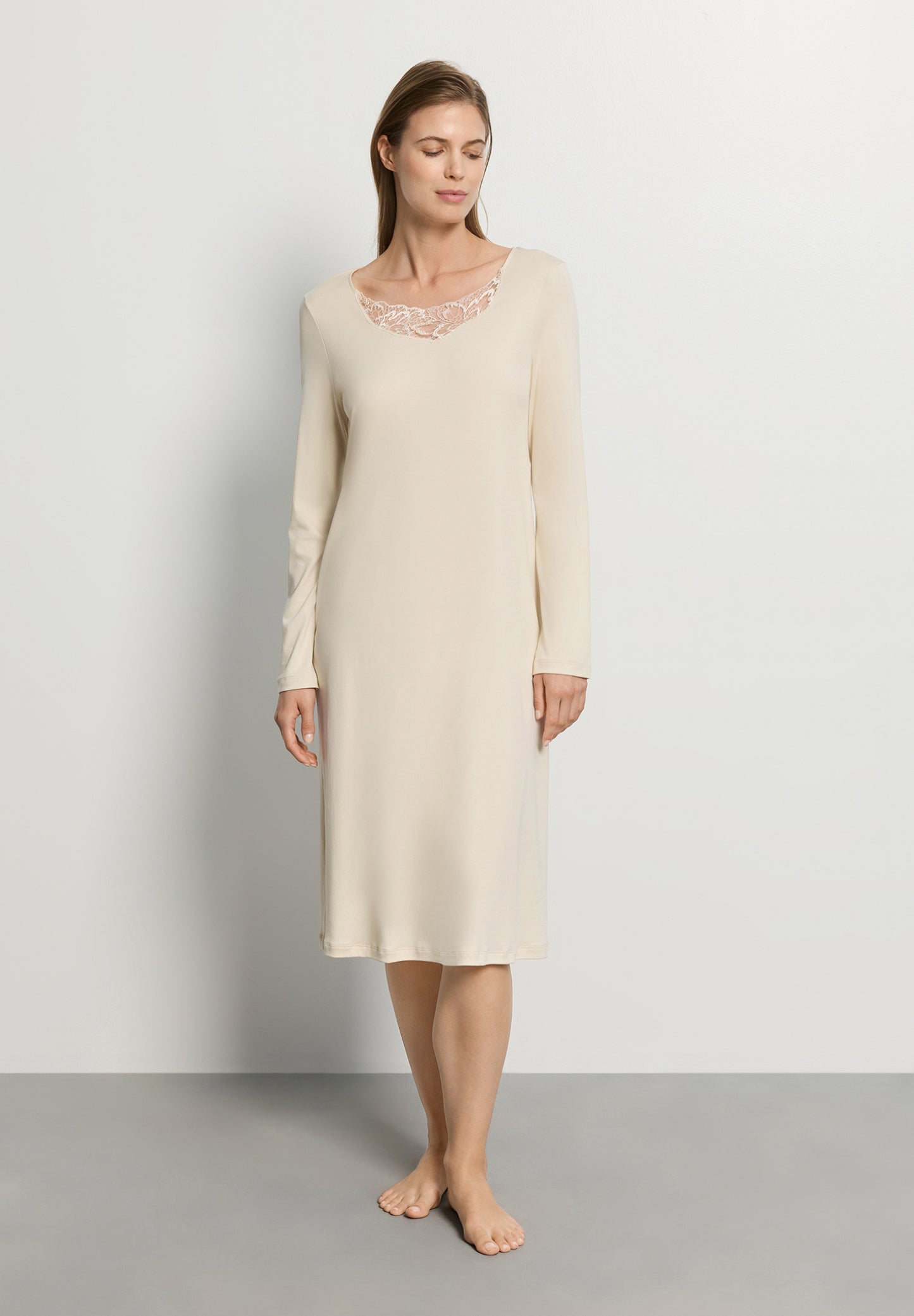 The Belen Nw-L/Slv Nightdress 110Cm by HANRO in Summer Sand