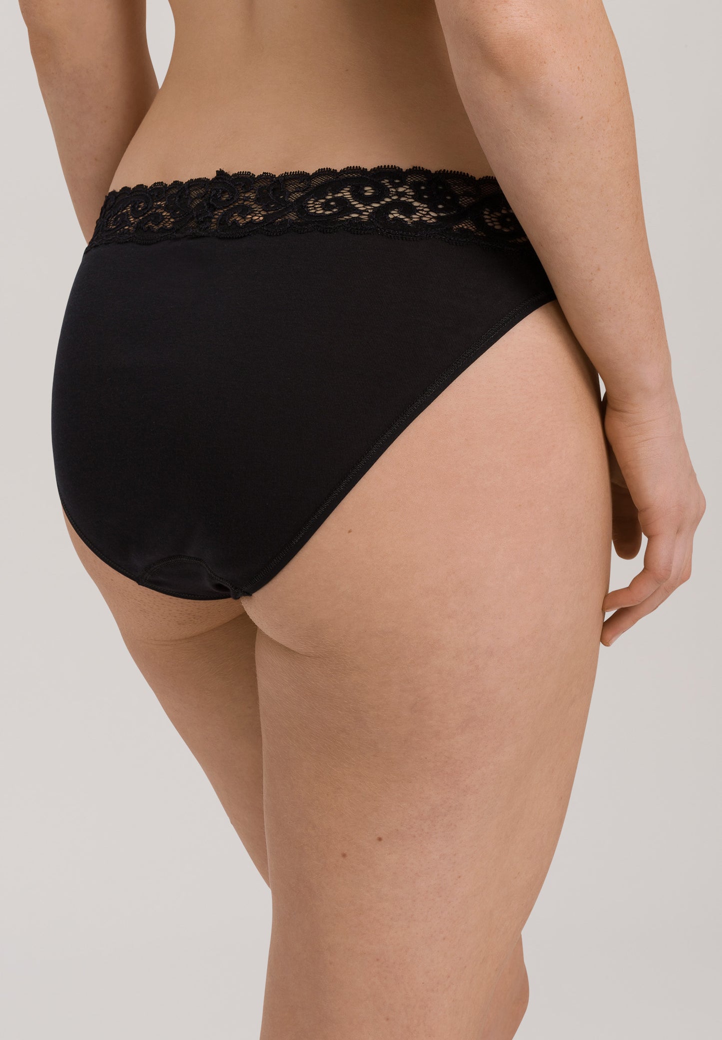Moments-Mini Briefs