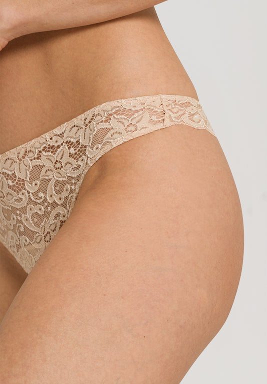 Moments-Thong